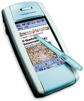 Foto del telefono cellulare Sony Ericsson P800 mentre visualizza la versione WiFi/GPRS del Sito dei Musei Vaticani